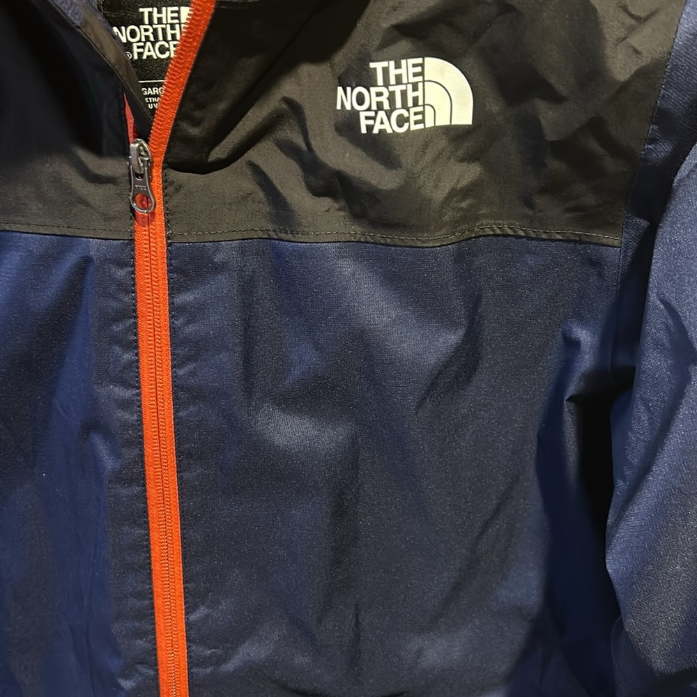 NEW North Face coat size XL 18/20 boys - Picture 3 of 8